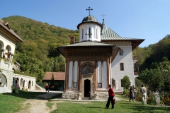 Pelerinaj la Manastirile din Valcea si Gorj